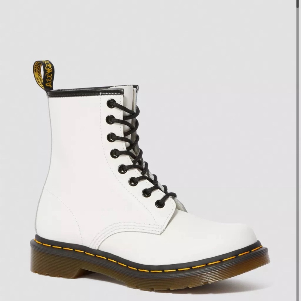 DOC MARTENS white BOOTS